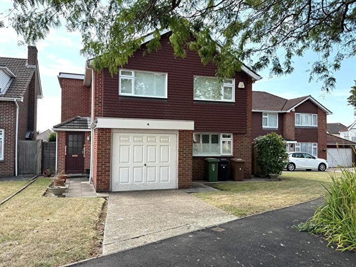 3 Bedroom Detached House For Sale In Drayton, Hampshire, PO6