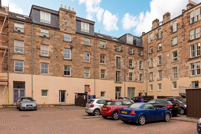 1 Bedroom Flat To Rent In Hermand Crescent, Slateford, Edinburgh, EH11