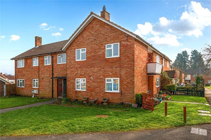 2 Bedroom Apartment For Sale In Deepfield Road, Bracknell, Berkshire, RG12