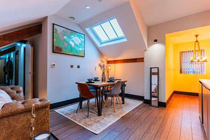 1 Bedroom Penthouse To Rent In Portland Street, Manchester, Greater Manchester, M1