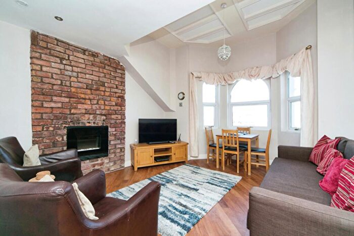 2 Bedroom Flat For Sale In Queens Road, Llandudno, Conwy, LL30
