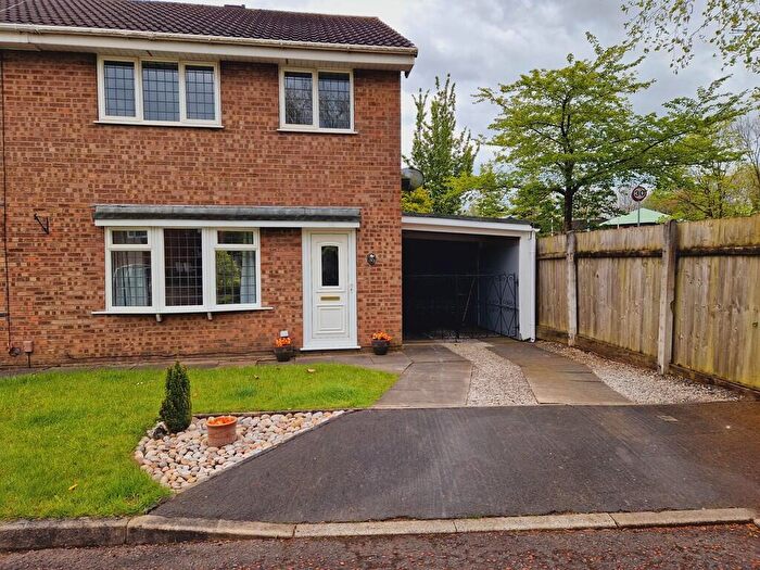 3 Bedroom Semi-Detached House To Rent In Whernside Way, Leyland, PR25