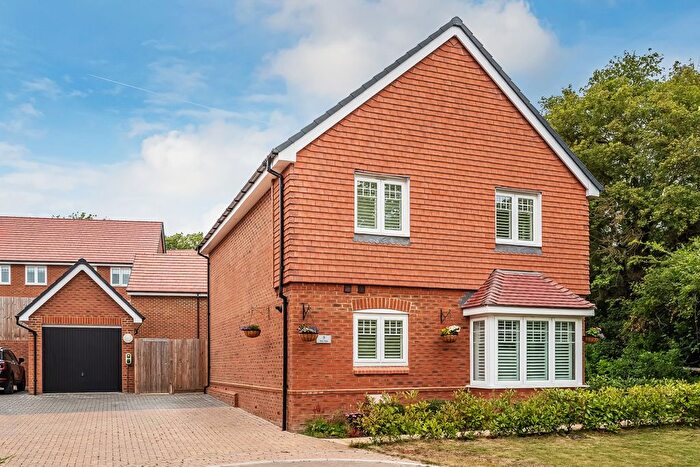 4 Bedroom Detached House For Sale In Moss Road, Edenbridge, Kent, TN8