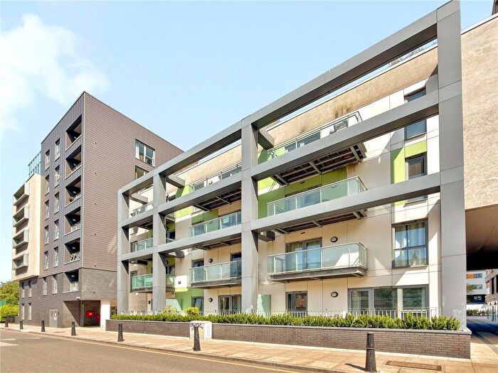 3 Bedroom Maisonette For Sale In Christian Street, E1