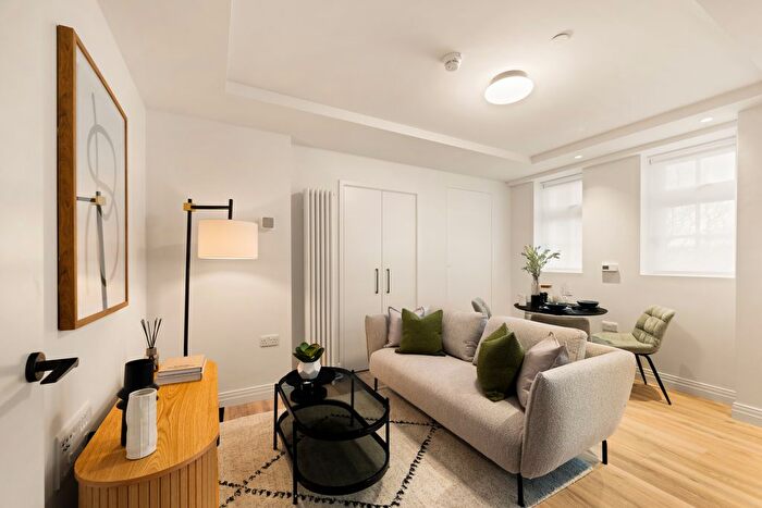 1 Bedroom Flat To Rent In Rodney House, Dolphin Square, Chichester Street, London Lx, London, SW1V