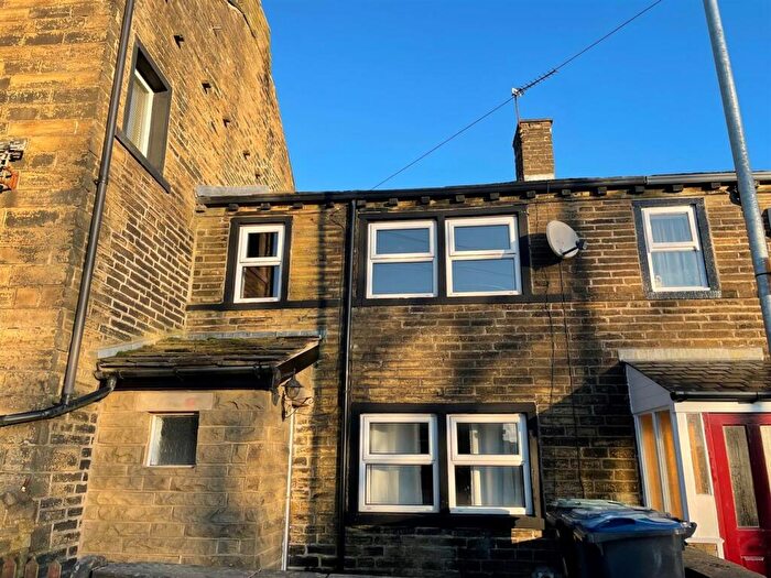 2 Bedroom Terraced House To Rent In Hill Top Road, Thornton, BD13