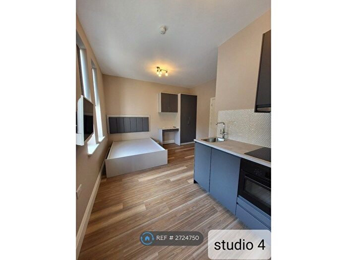 Studio To Rent In Redwood Drive, Epsom, KT19