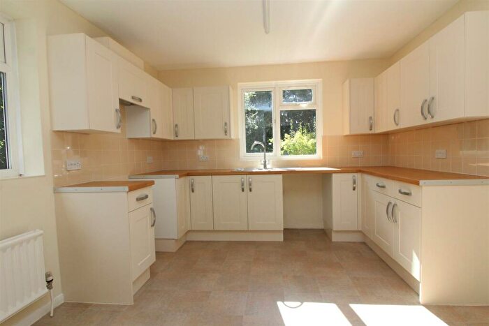 4 Bedroom Detached House To Rent In High Street North, Stewkley, LU7