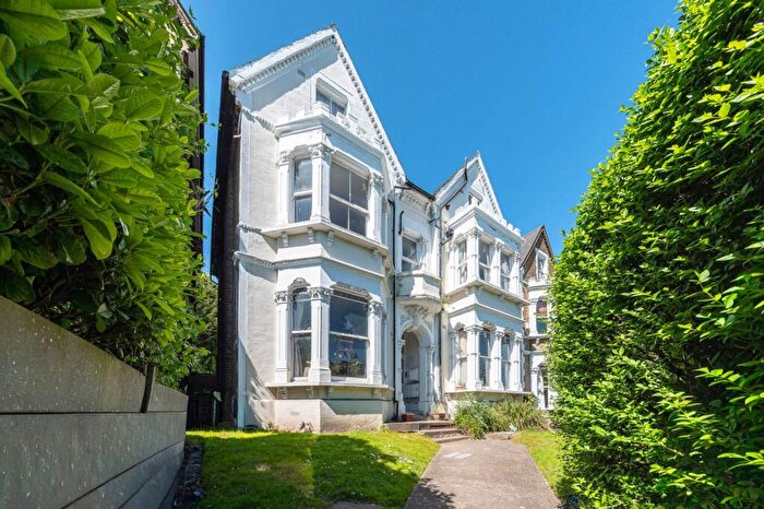 1 Bedroom Flat For Sale In Gipsy Hill, Crystal Palace, London, SE19