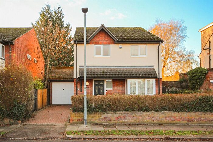 4 Bedroom Detached House For Sale In Harvey Road, Bedford, Bedfordshire, MK41