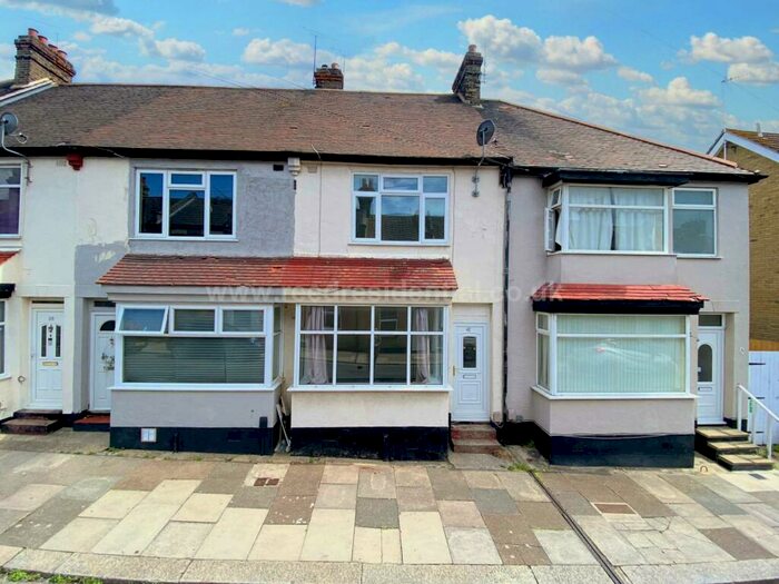 3 Bedroom Terraced House To Rent In Oakleigh Avenue, Southend On Sea, SS1