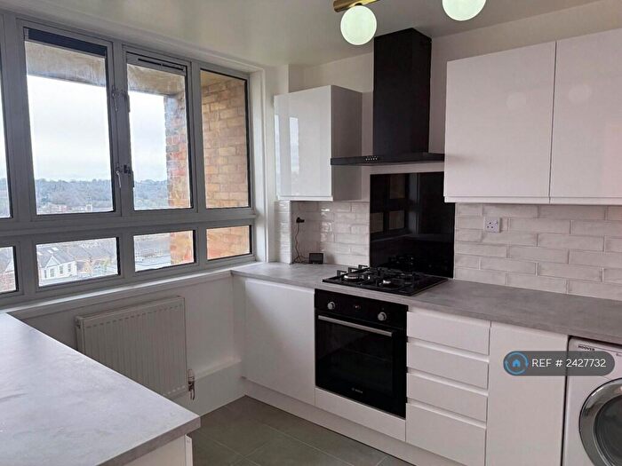 2 Bedroom Flat To Rent In Ladlands, London, SE22
