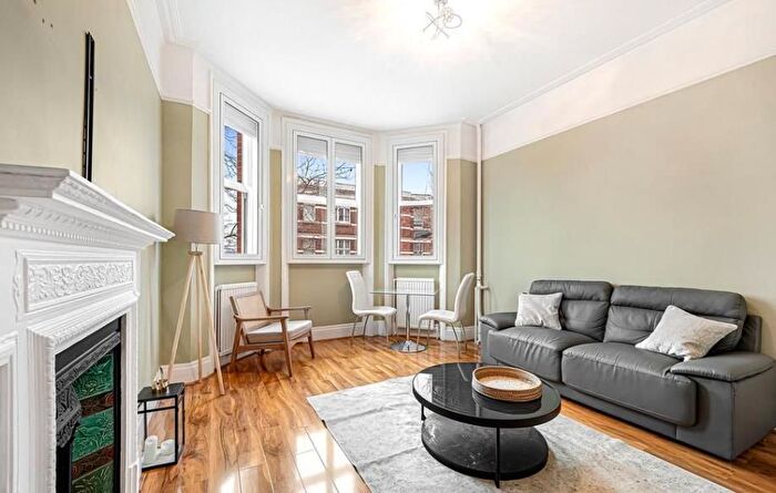2 Bedroom Flat To Rent In Bickenhall Street, Marylebone, London, W1U