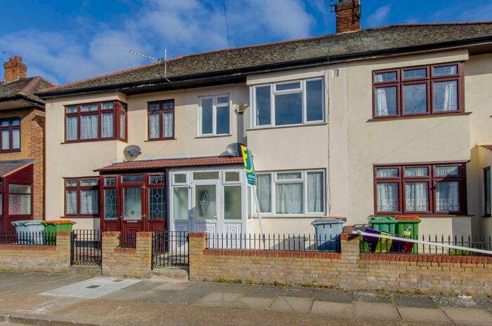 2 Bedroom House To Rent In Holland Road, West Ham, London, E15