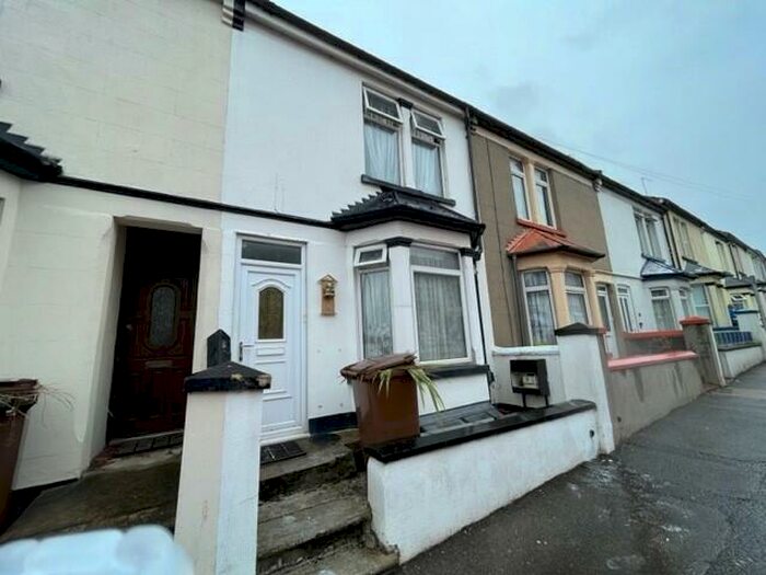 3 Bedroom House To Rent In Garfield Road, Gillingham, ME7