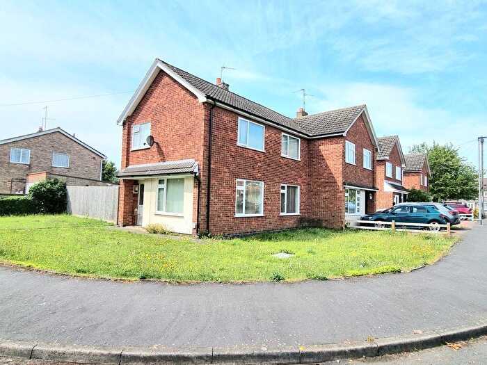 3 Bedroom Semi Detached House For Sale In Beech Road, Glinton, Market Deeping, PE6