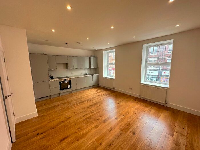 2 Bedroom Flat To Rent In Green Lanes, London, N4