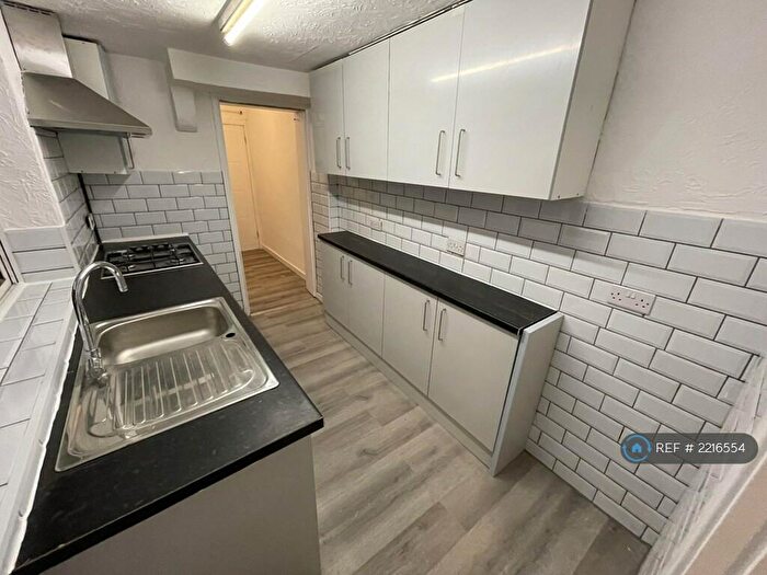 3 Bedroom Semi-Detached House To Rent In Kent Road, Southampton, SO17