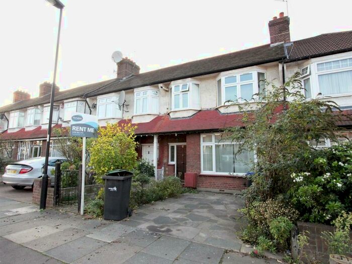 3 Bedroom Terraced House To Rent In Pevensey Avenue, Arnos Grove, N11