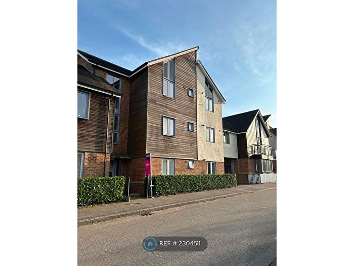 2 Bedroom Flat To Rent In Kemsley Crescent, Milton Keynes, MK10
