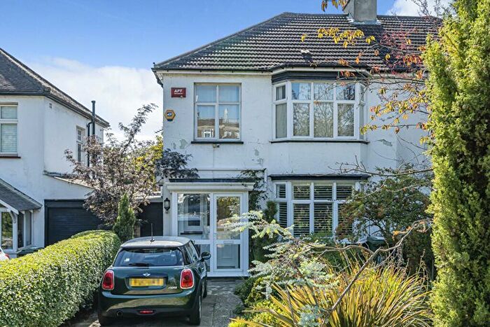 4 Bedroom Semi-Detached House For Sale In Baring Road, London, SE12