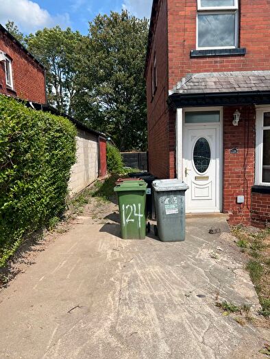 3 Bedroom Semi-Detached House To Rent In Cross Flatts Avenue, Leeds, LS11