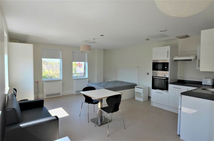 Studio To Rent In Church Way, Botley, OX2