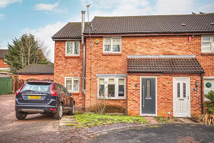 4 Bedroom Semi Detached House For Sale In Bassingham Close, Oakwood, Derby, DE21