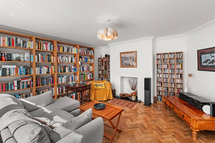 5 Bedroom Detached House For Sale In Earlham Road, Norwich, NR2
