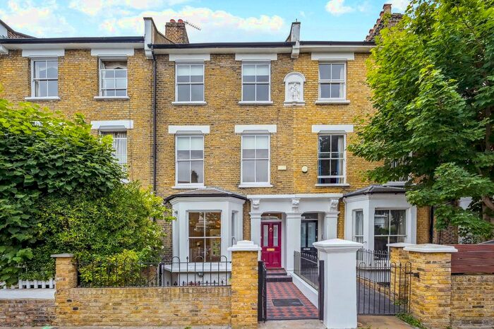 5 Bedroom Terraced House To Rent In Warbeck Road, Shepherds Bush, London, W12