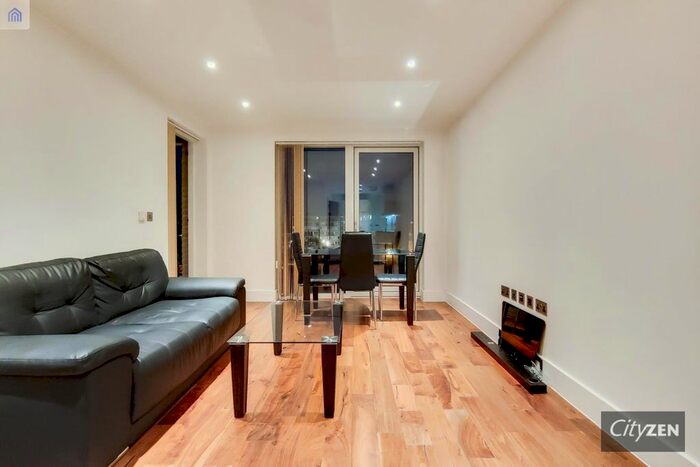 1 Bedroom Flat To Rent In Grand Canal Apartments, De Beauvoir Crescent, N1