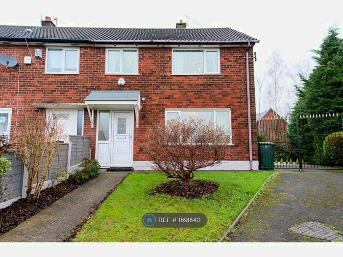 3 Bedroom End Of Terrace House To Rent In Abbey Road, Middleton, Manchester, M24