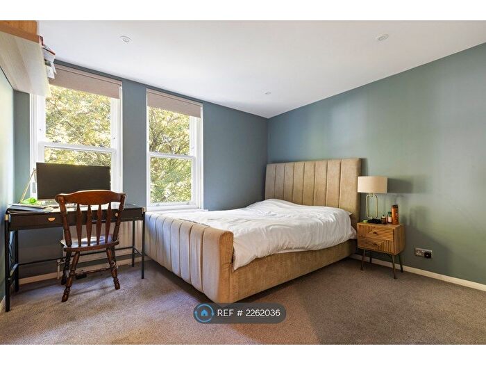 2 Bedroom Flat To Rent In Brandram Road, London, SE13