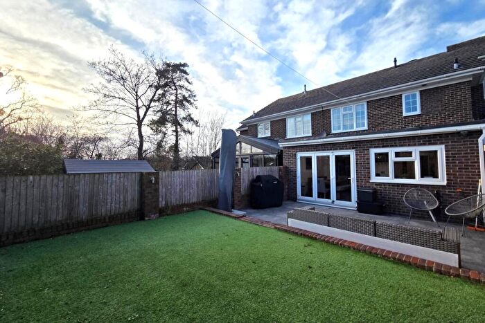 3 Bedroom Terraced House For Sale In Greenbanks Gardens, Wallington, PO16