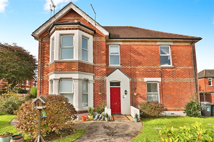 1 Bedroom Flat For Sale In Heron Court Road, Bournemouth, BH3