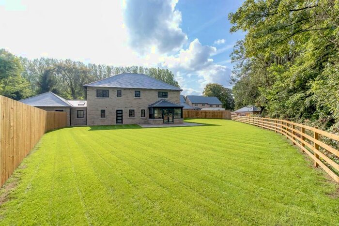 5 Bedroom Detached House For Sale In The Woodlands, Farnham, HG5