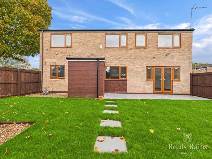 4 Bedroom End Of Terrace House For Sale In Grasby Road, Hull, East Yorkshire, HU8