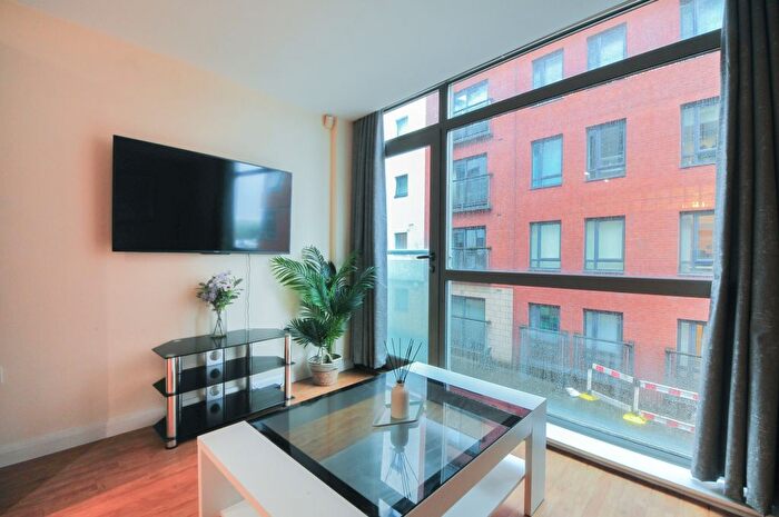 2 Bedroom Flat To Rent In Ludgate Hill, Manchester, M4