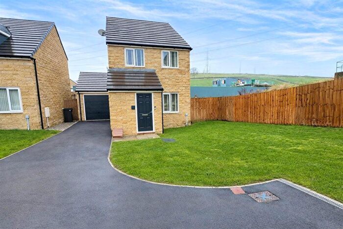 3 Bedroom Detached House For Sale In Shirley Mews, Thornton, Bradford, BD13