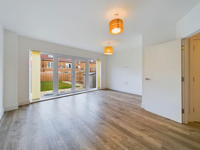 3 Bedroom Apartment For Sale In Aylsham Road, Surray, KT20