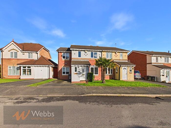 4 Bedroom Semi Detached House For Sale In New Forest Road, Walsall, WS3