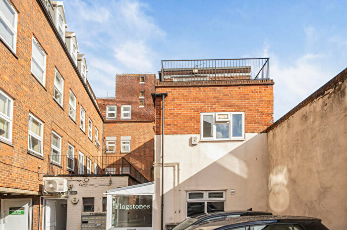 2 Bedroom Apartment For Sale In Flagstones, Granville Place, Aylesbury, HP20