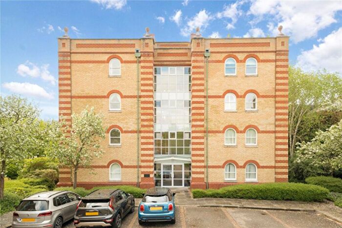 2 Bedroom Flat For Sale In Keble Place, Barnes, SW13