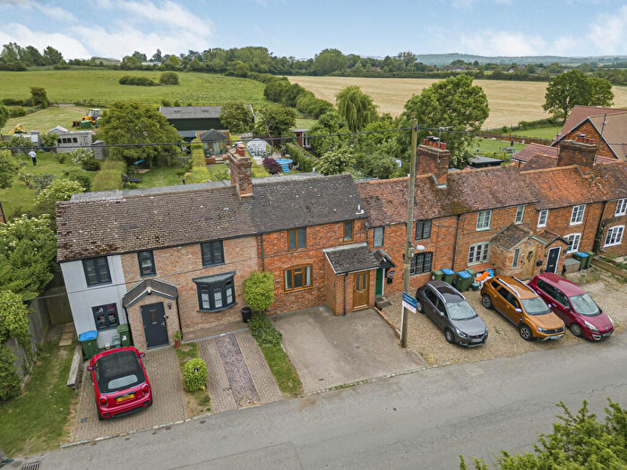 2 Bedroom Terraced House For Sale In Lawn Hill, Edgecott, HP18