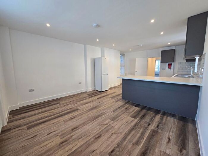 2 Bedroom Flat To Rent In Bushey Hill Road, London, SE5