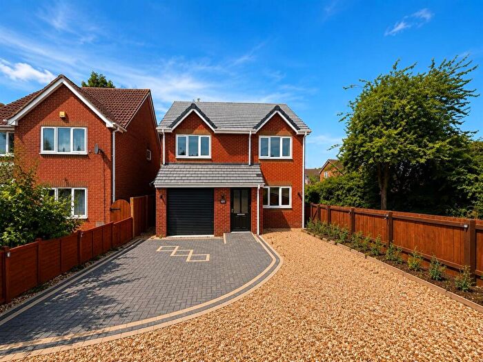 5 Bedroom Detached House For Sale In Bradwell Road, Bradville, Milton Keynes, MK13