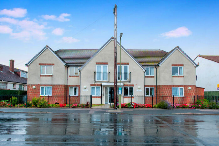 2 Bedroom Flat To Rent In Southwood Road, Seafront, Hayling Island, PO11