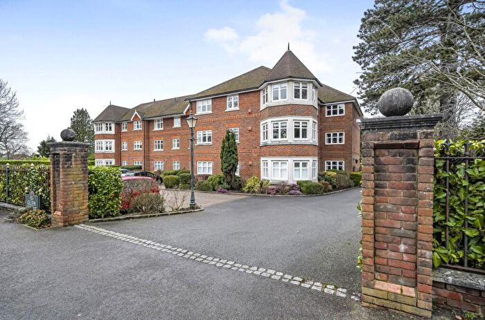 2 Bedroom Flat For Sale In St. Johns Hill Road, Woking, Surrey, GU21