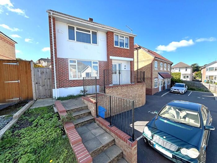 3 Bedroom Detached House For Sale In Victoria Crescent, BH12