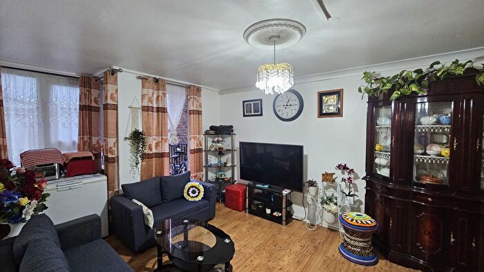 3 Bedroom Flat For Sale In London, E14